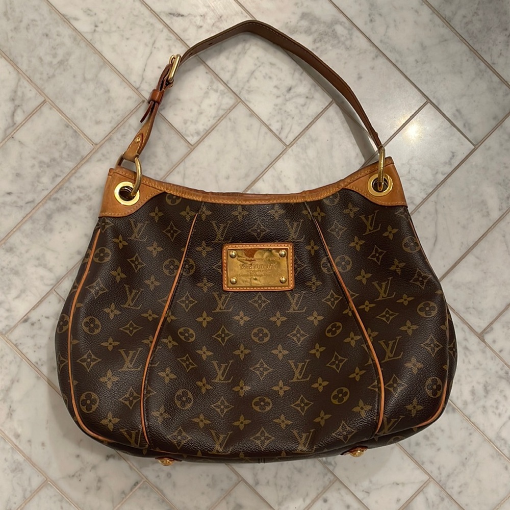 Louis Vuitton Galliera PM